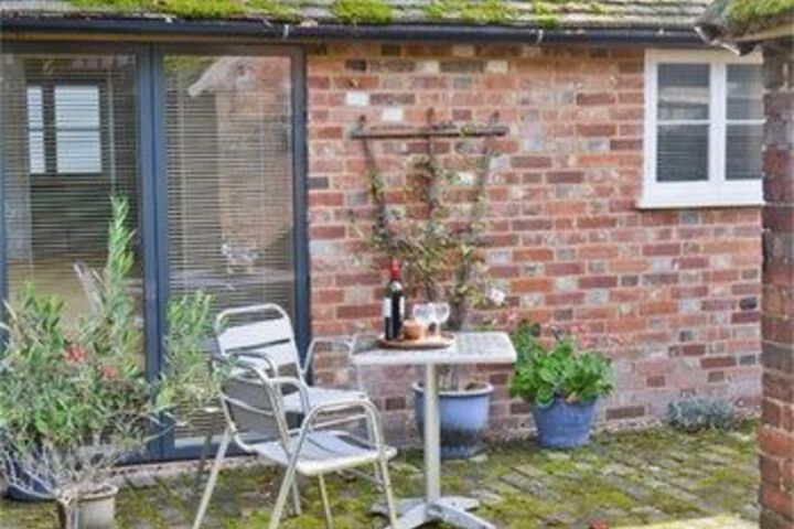 Terrace/Patio 31 of 32