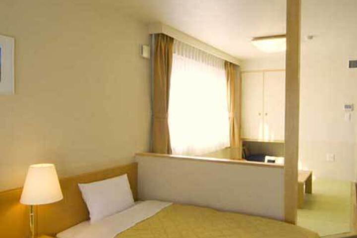 Room 16 of 20