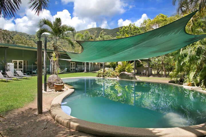 Hotel with Pool