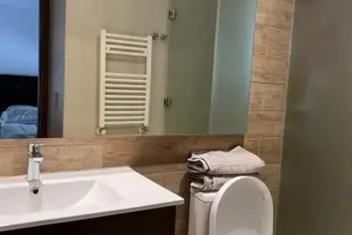 Room 7 of 17