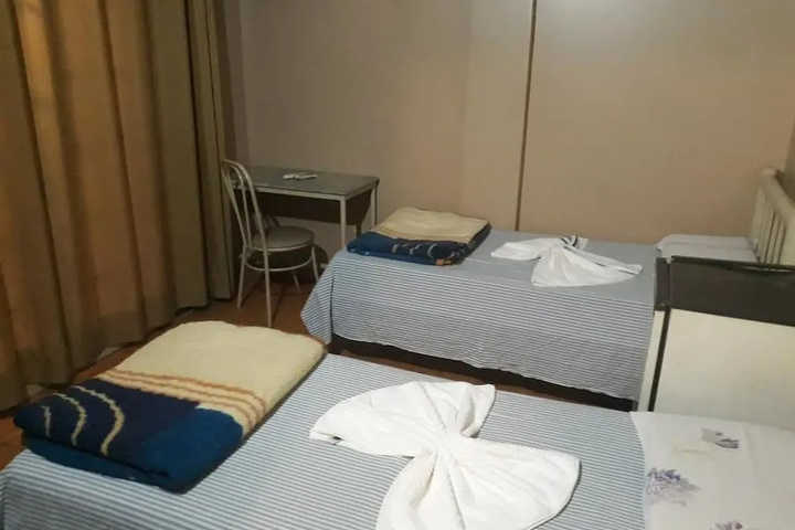 Room 4 of 5