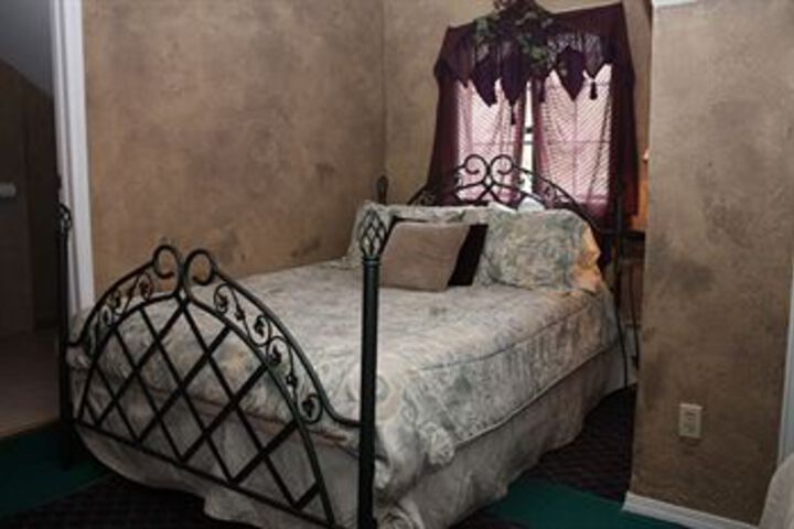 Room 44 of 63
