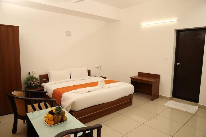 Room 13 of 40