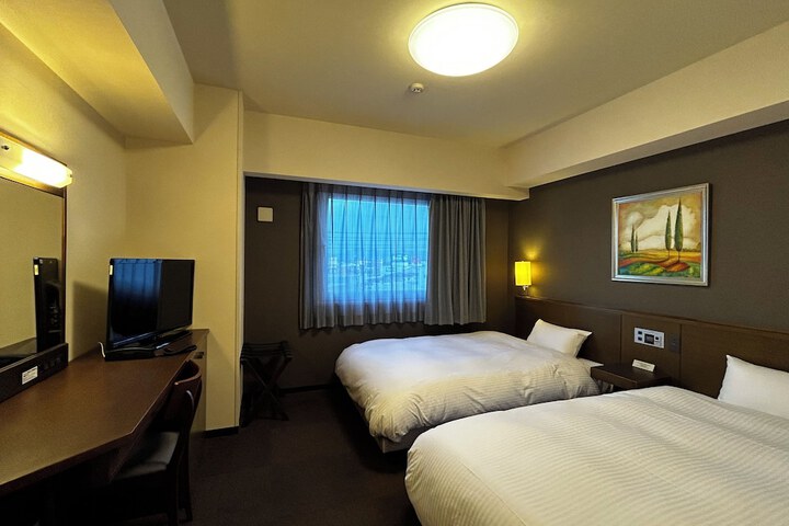 Room 7 of 26