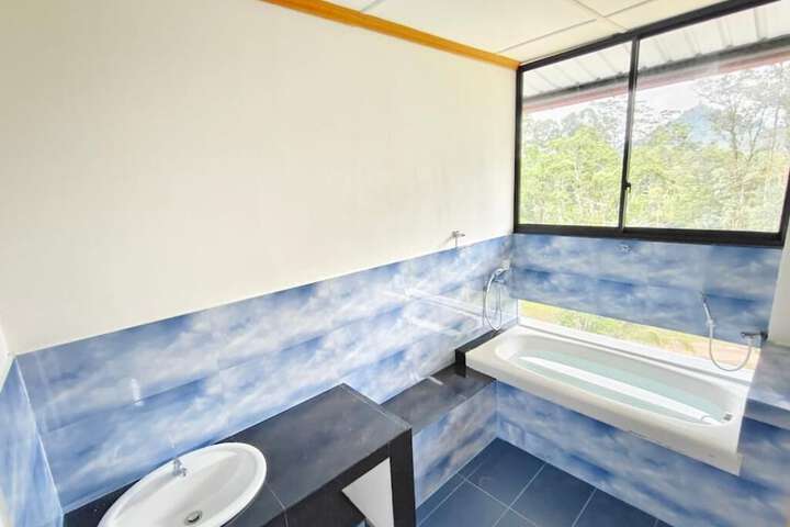 Room 18 of 37