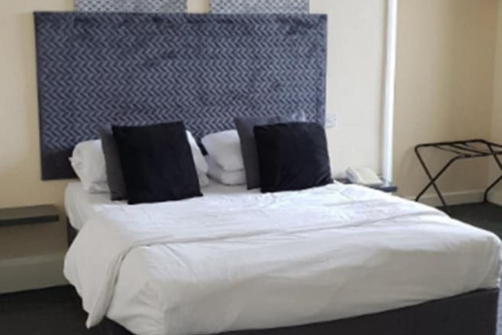 Room 8 of 29