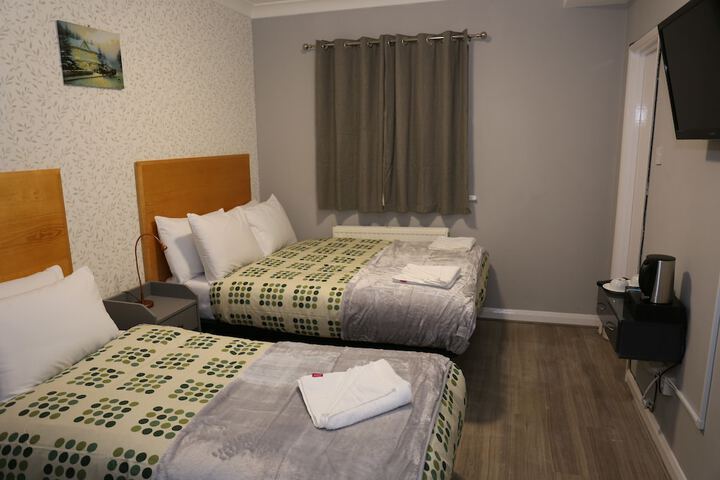 Room 14 of 30