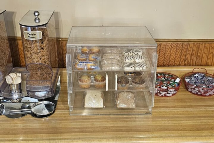 Breakfast/Coffee Service 11 of 17