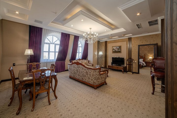 Room 17 of 114
