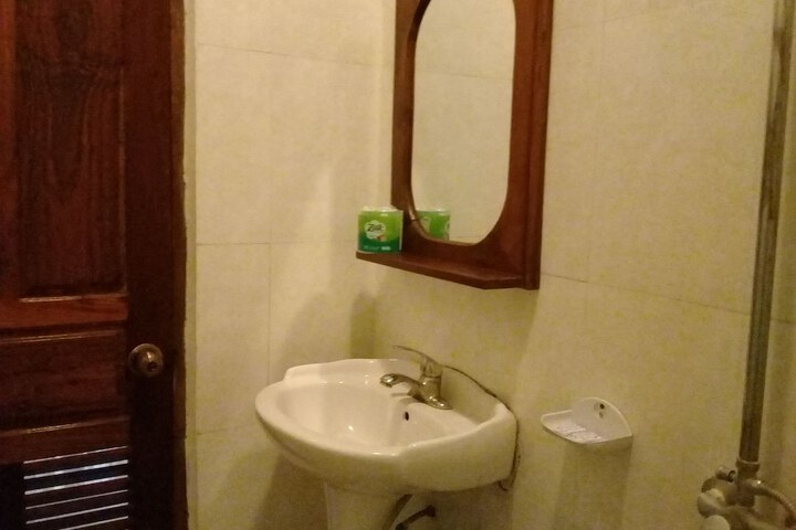 Room 53 of 78