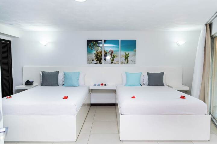 Room 44 of 270