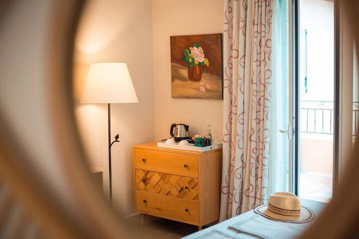 Room 10 of 50