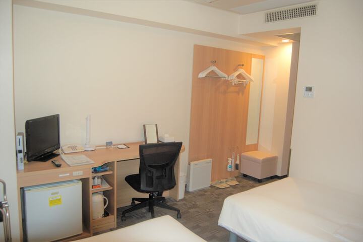 Room 10 of 49