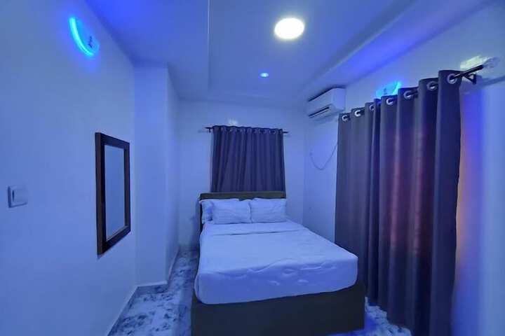 Room 14 of 65