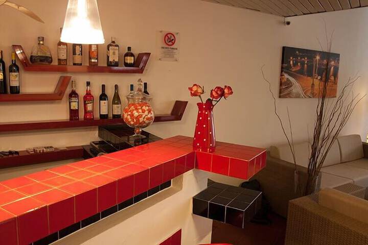 Lounge 31 of 41