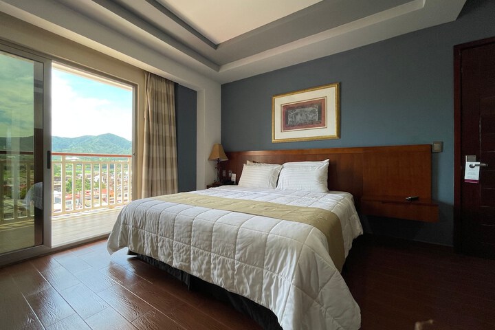 Room 9 of 21