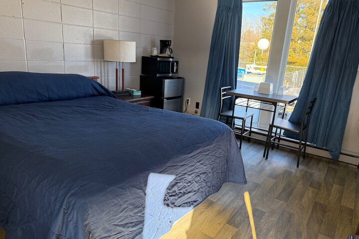 Room 17 of 36