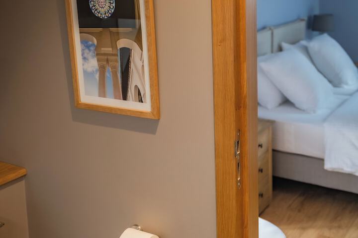 Room 52 of 81