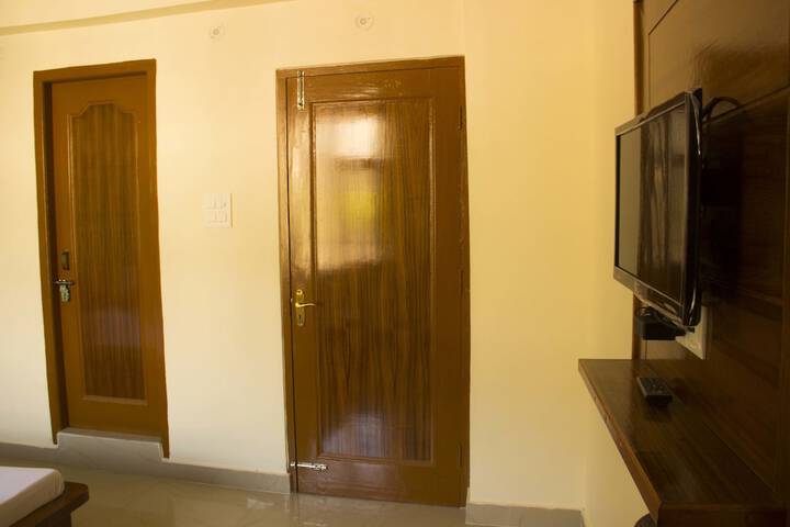 Room 10 of 25