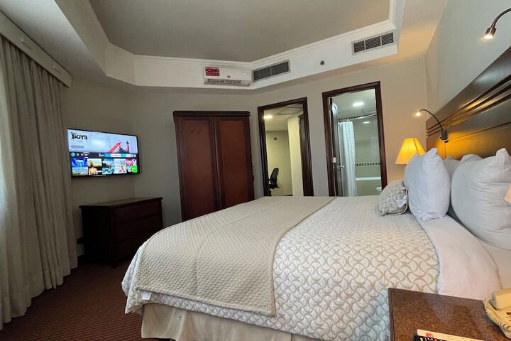 Room 27 of 91