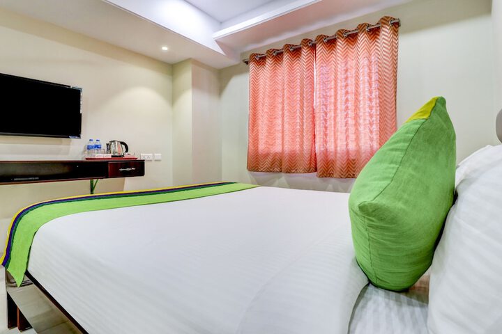 Room 6 of 37
