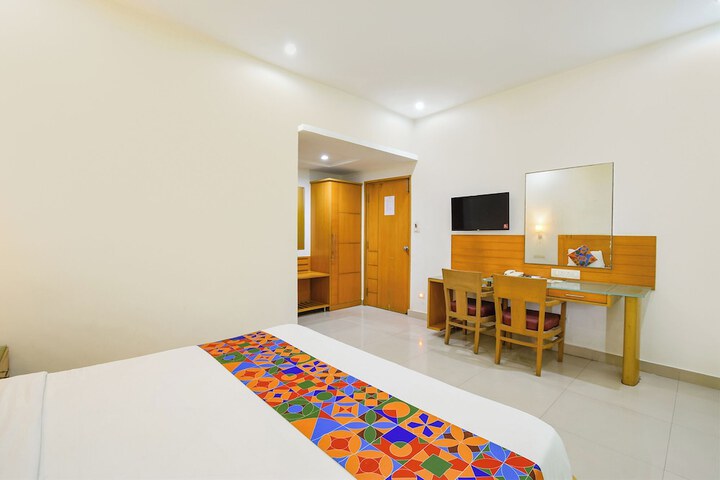 Room 15 of 34