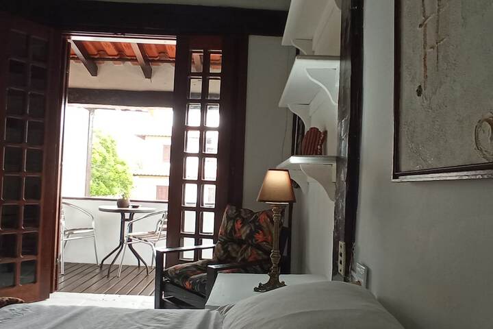 Room 7 of 12