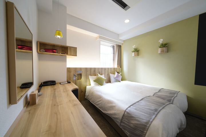 Room 12 of 26
