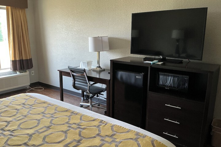 Room 12 of 14