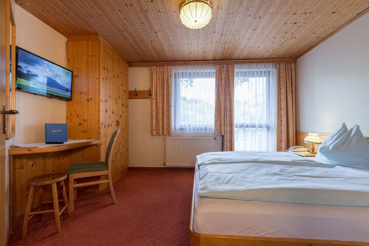 Room 8 of 35