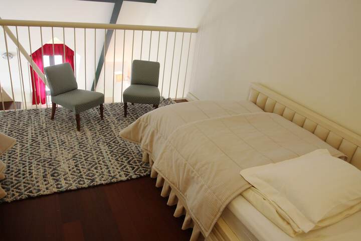 Room 14 of 80