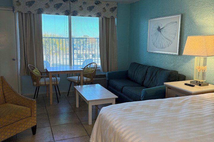 Room 11 of 78