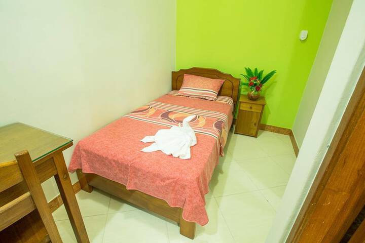 Room 4 of 32