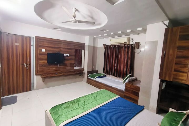 Room 10 of 15