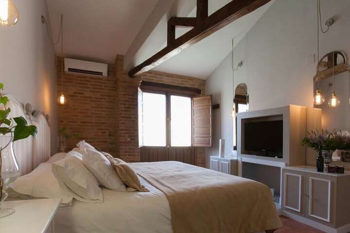 Room 13 of 30