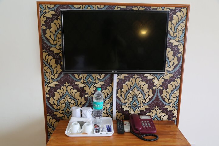 Room 5 of 36