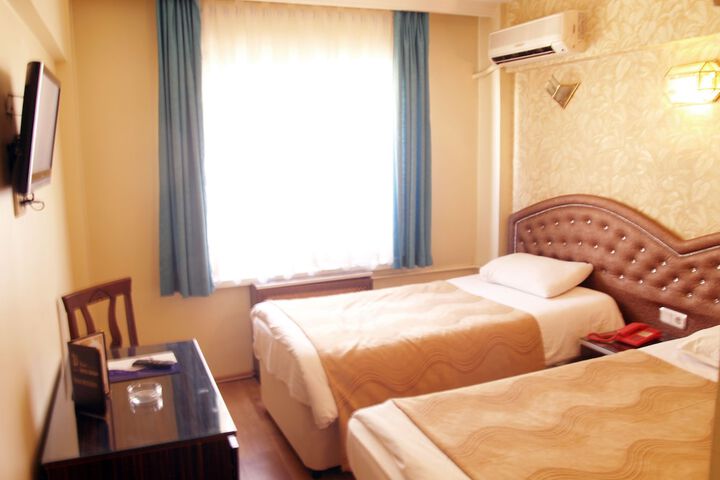 Room 5 of 31
