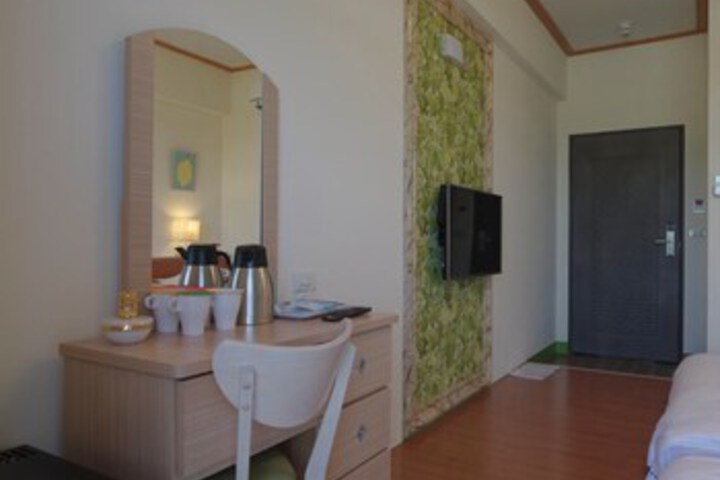 Room 10 of 24