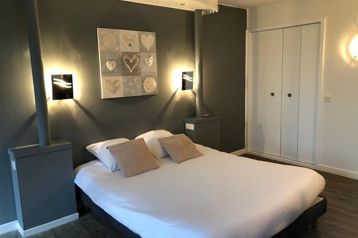 Room 15 of 51