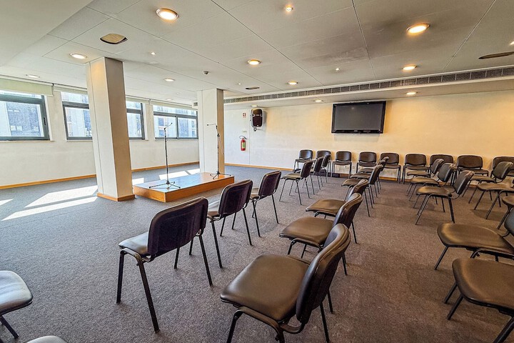Business Center 54 of 57