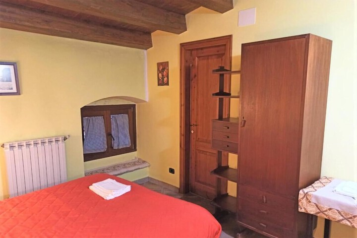 Room 12 of 50