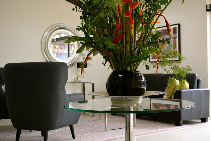 Entrance & Lobby