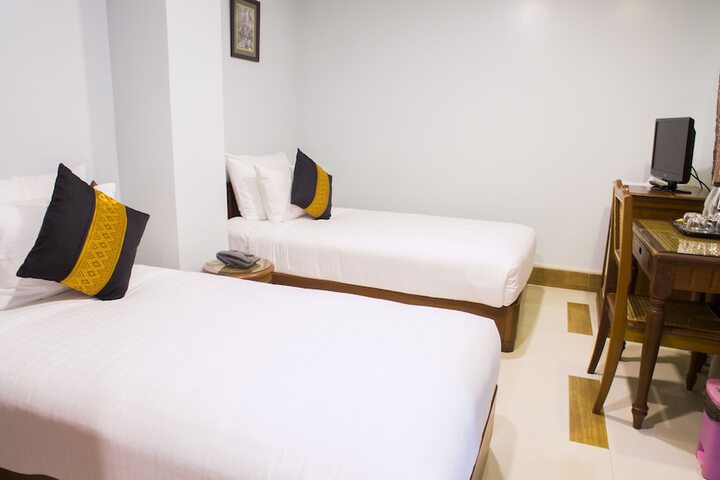 Room 14 of 110