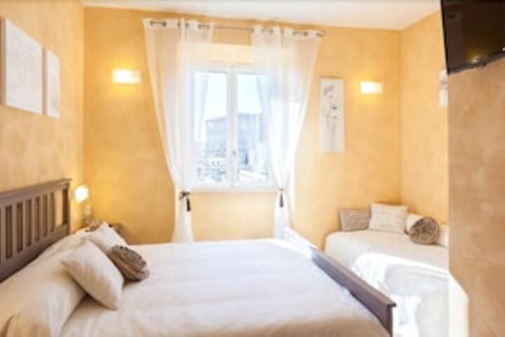 Room 6 of 9