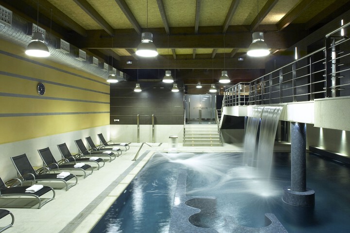 Pool Hotel