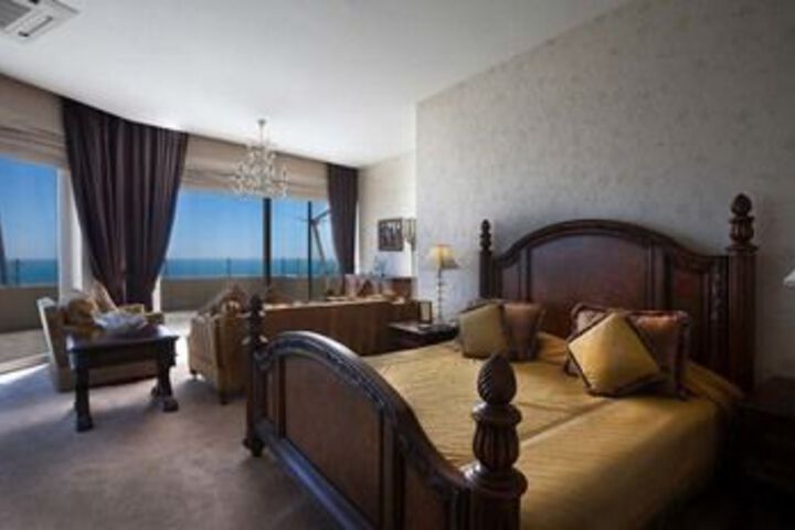 Room 5 of 23