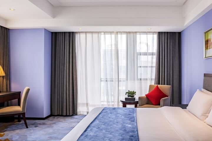 Room 18 of 72