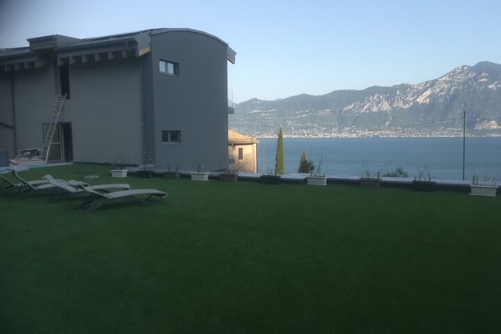 Sundeck 72 of 81