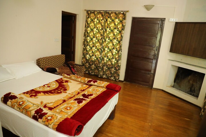Room 6 of 43