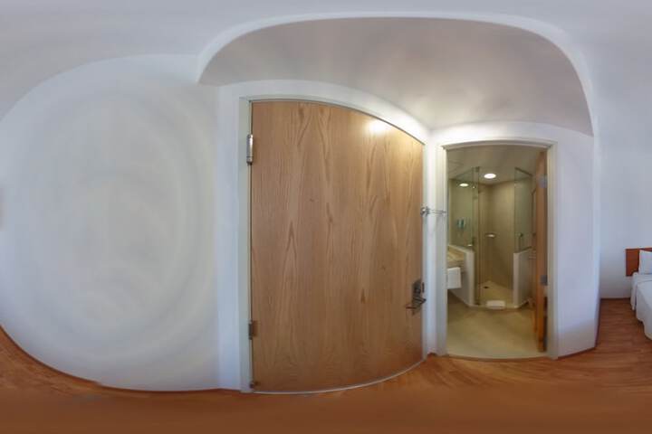 Room 12 of 53